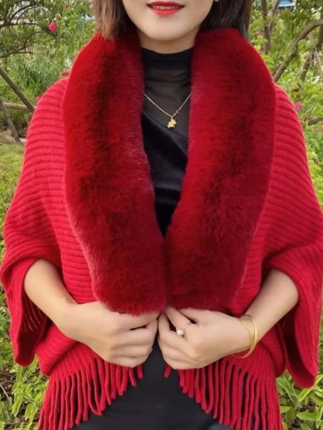 1pc Striped Tassel Shawl With Fur Collar Knitted Cape - Red - FD ⚡
