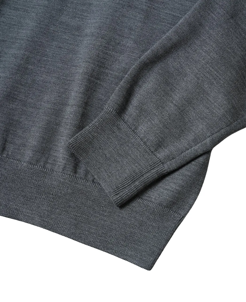 FF30G V-Neck Sweater Super Extra Fine Merino