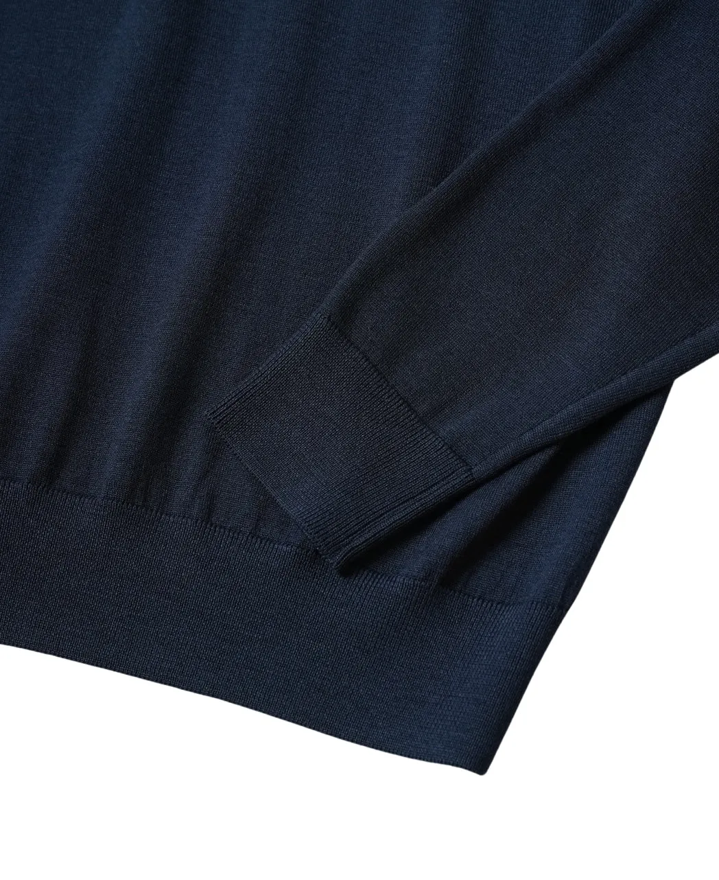 FF30G V-Neck Sweater Super Extra Fine Merino