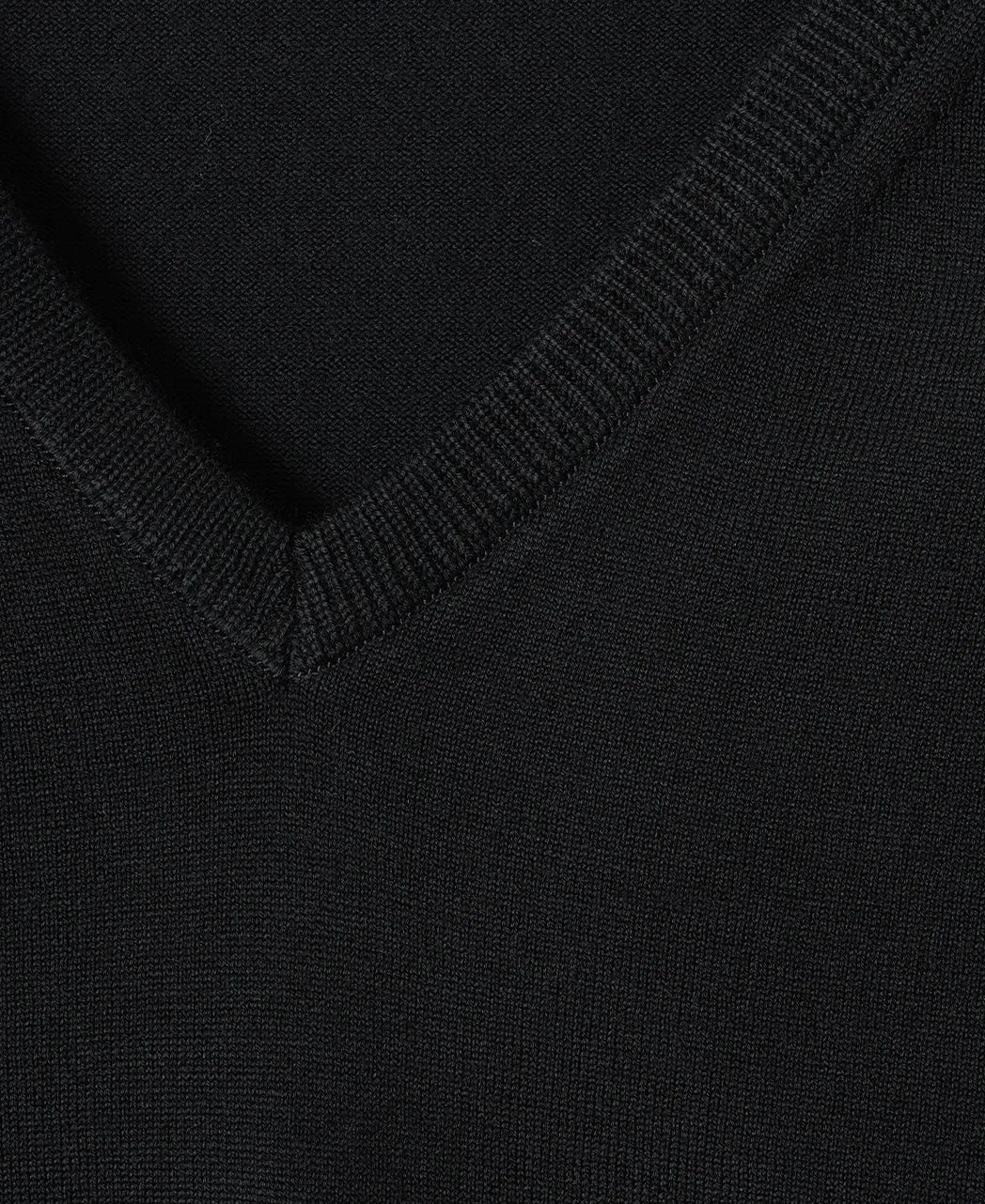 FF30G V-Neck Sweater Super Extra Fine Merino