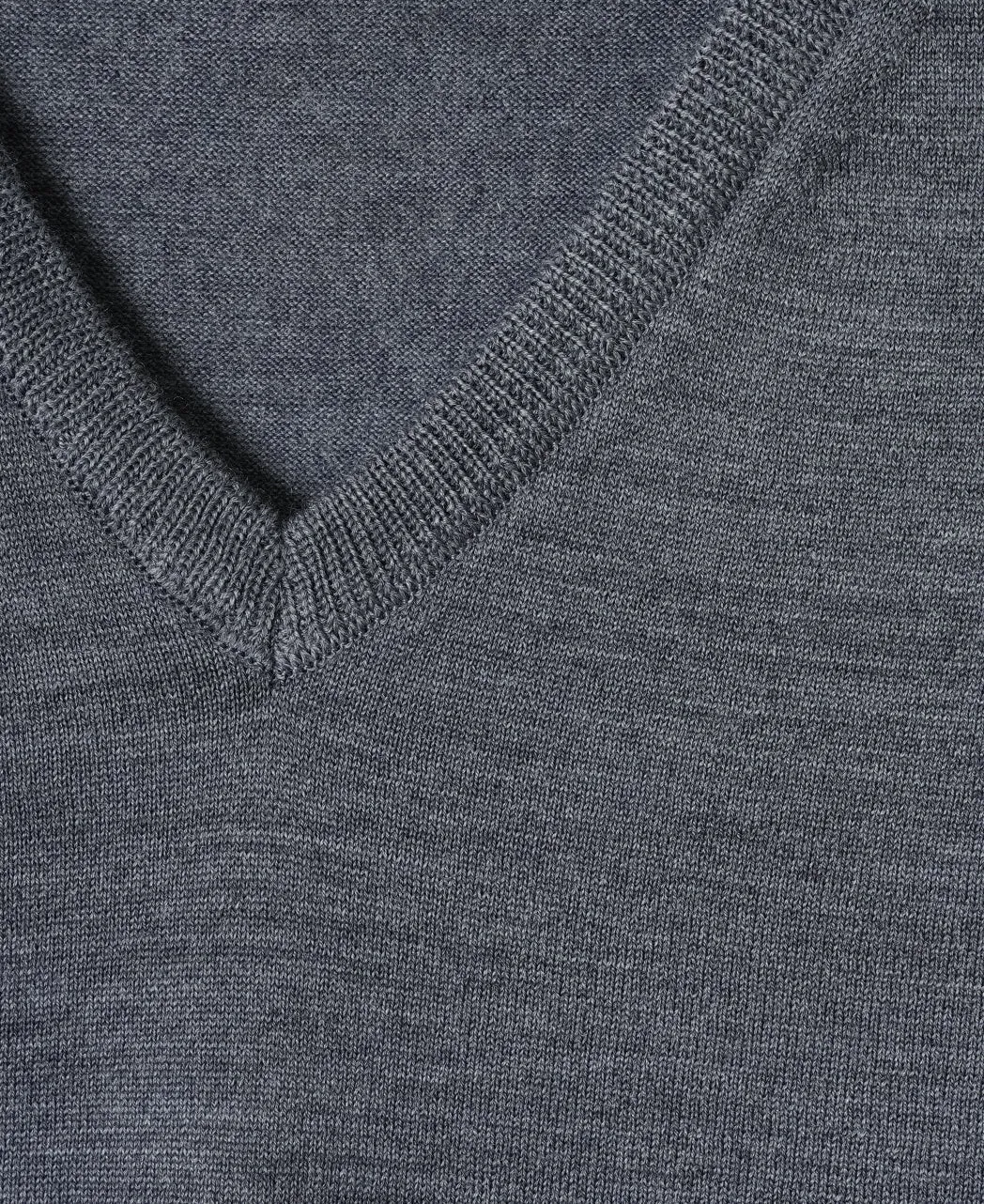 FF30G V-Neck Sweater Super Extra Fine Merino