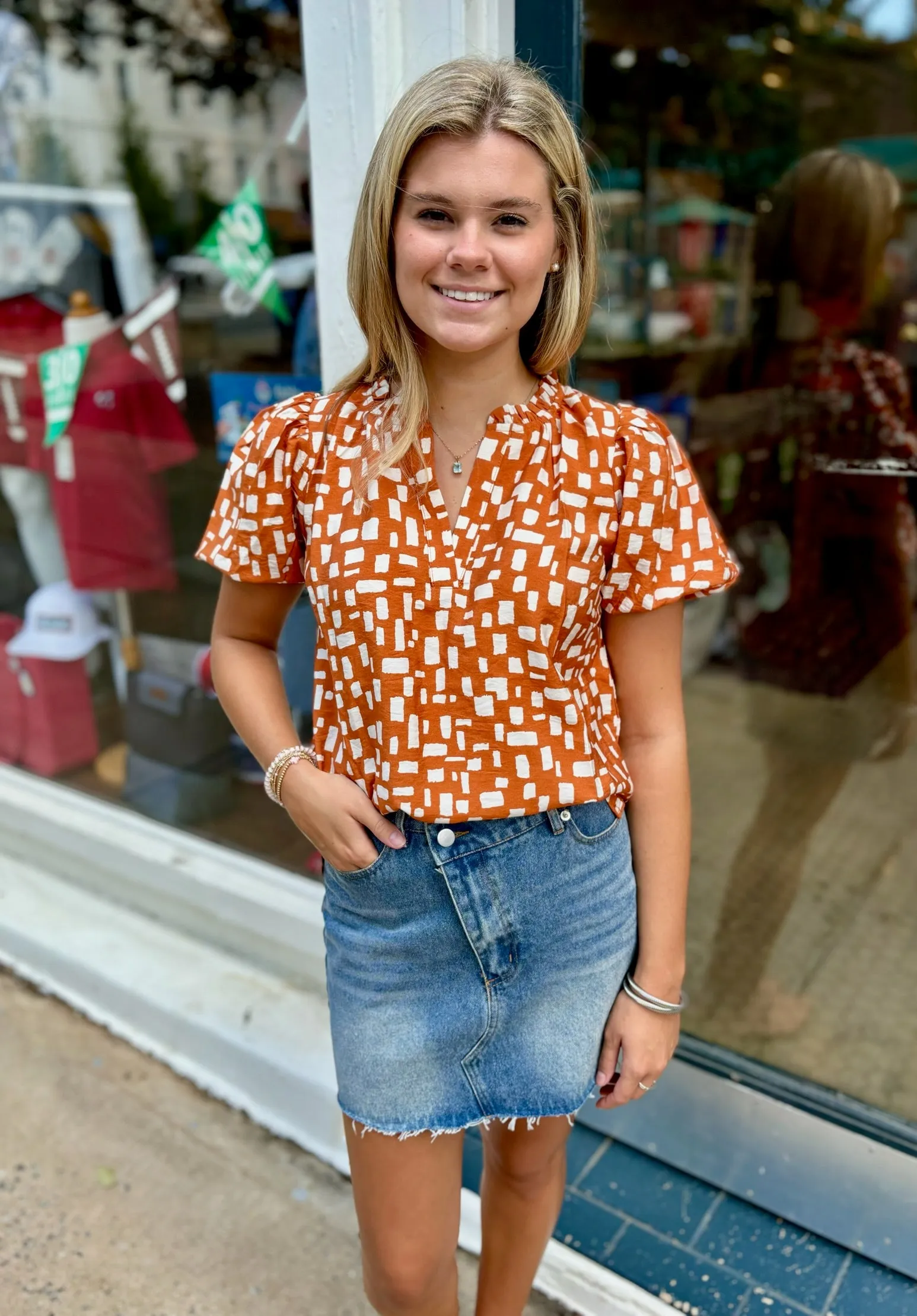 Geometric Print Short Puff Sleeve Top
