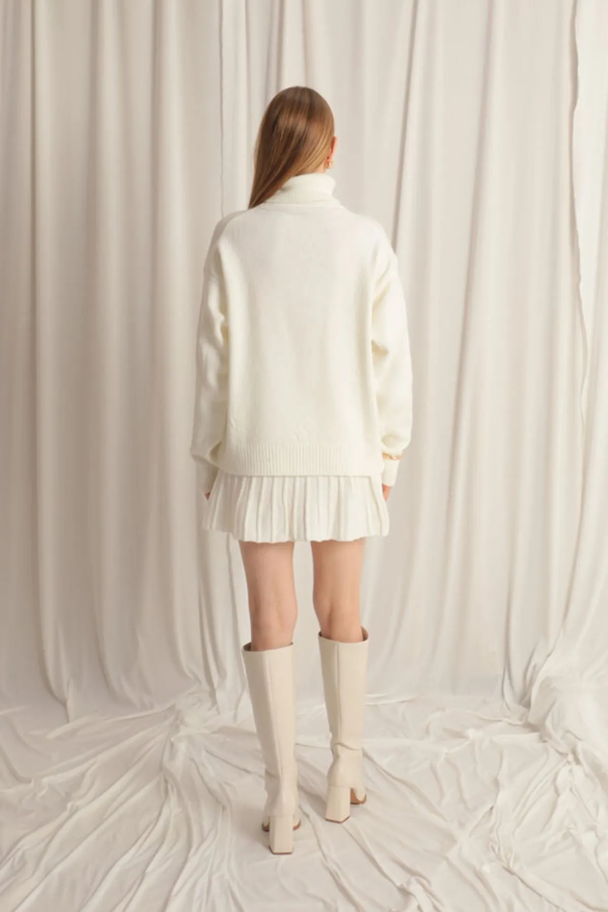 Knitwear Fabric Turtleneck Sweater white Skirt Set