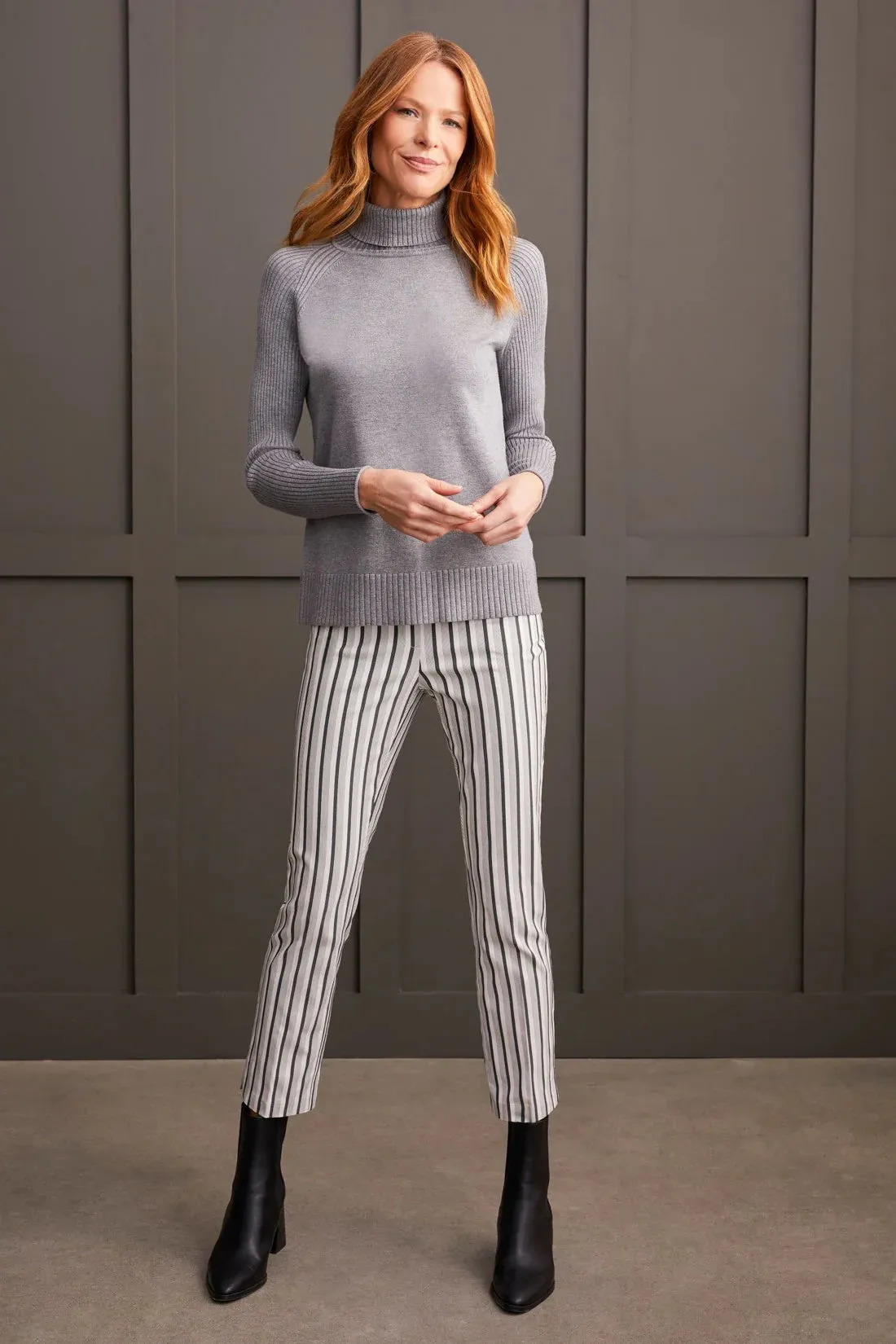LONG SLEEVE TURTLENECK SWEATER