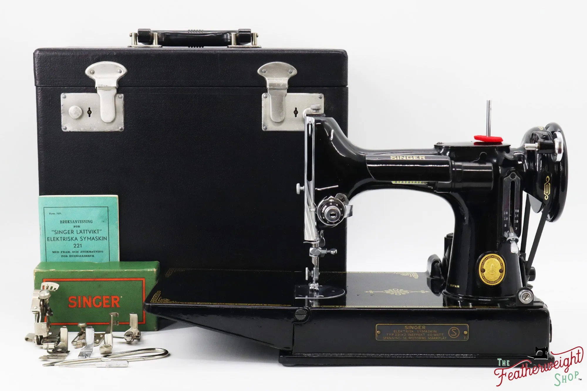 Singer Featherweight 221K Sewing Machine, EH373***