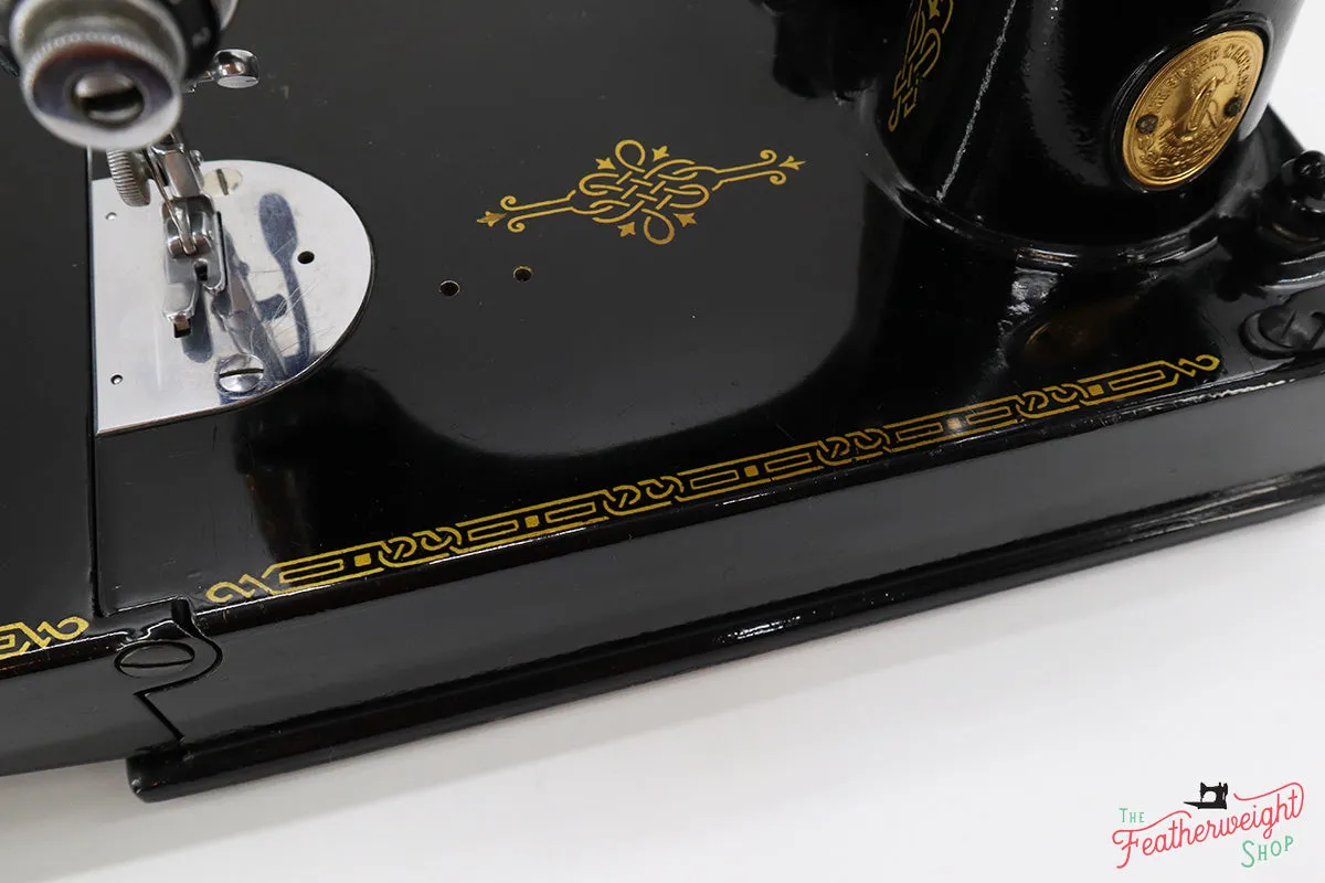 Singer Featherweight 221K Sewing Machine, French EF707***