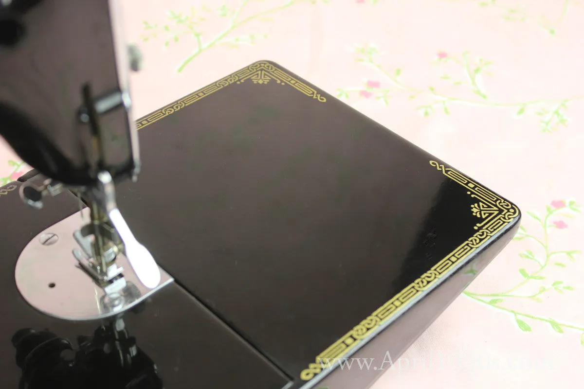 Singer Featherweight 221K Sewing Machine, French EF908***