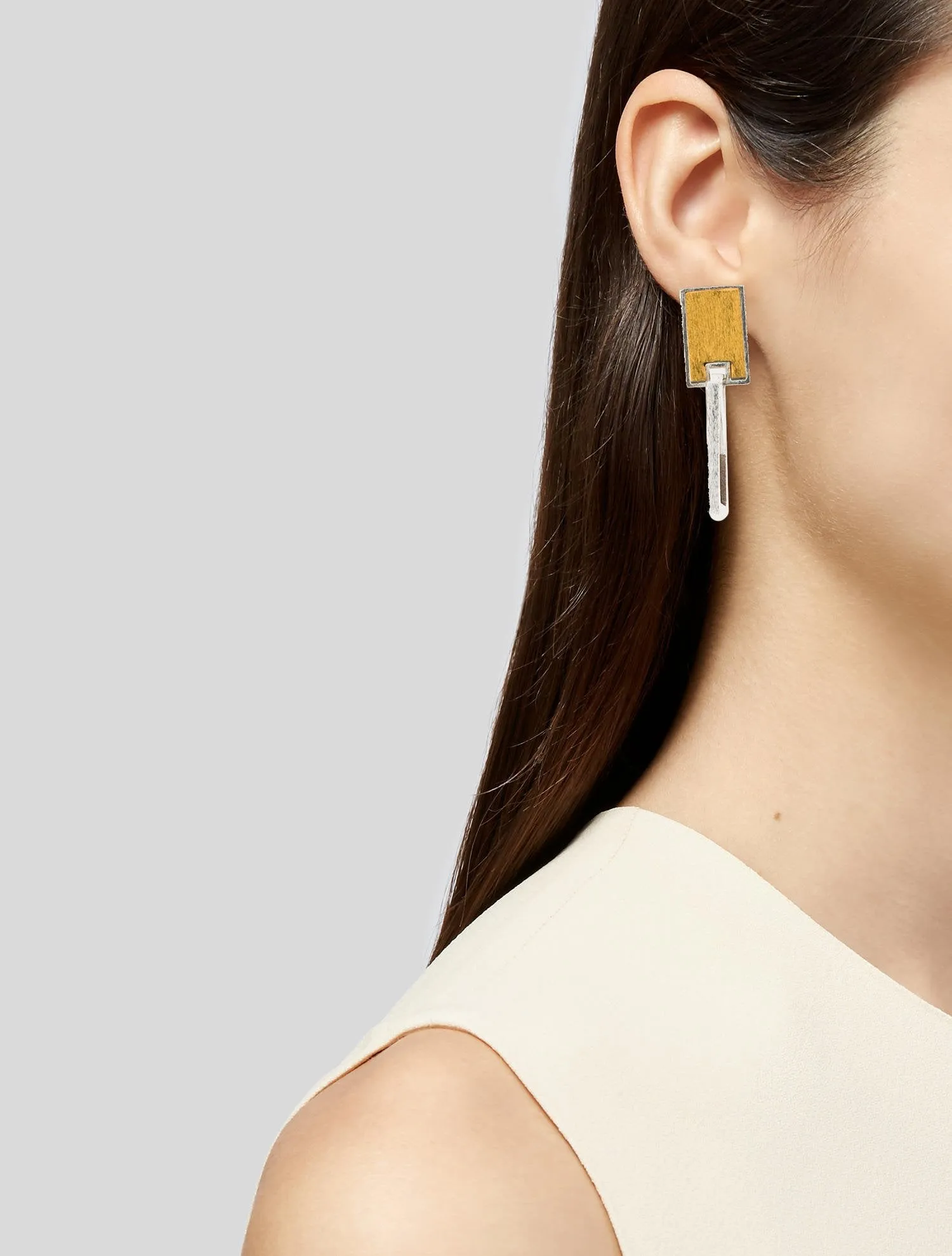 TRENCH EARRING